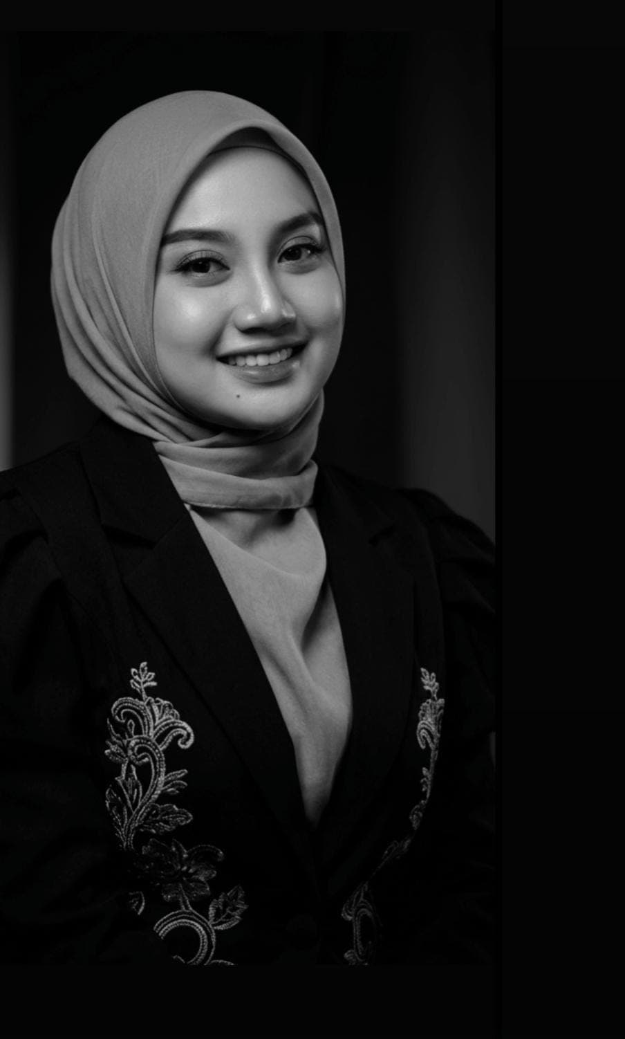 Potret Meuthia Aulya Putri, S.Pd — Guru Bahasa Inggris